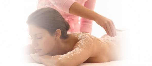 Exfoliërende amandel peeling met PAYOT producten